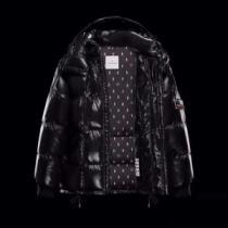 現在流行中のおすすめ人気 ダウンジャケット メンズ  2026最新コラボ  MONCLER 4色可選 おしゃれでおすすめ今季トレンド