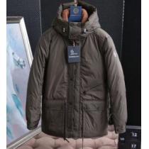 大人にも取り入れやすいコーデ MONCLER モンクレール 軽くて着心地も抜群  ダウンジャケット メンズ 2色可選  2026?2026秋冬流行色紹介