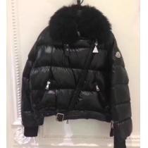 2026最新コラボ ダウンジャケット MONCLER やっぱり優しい色 モンクレール 活躍するトレンドアイテム