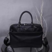 2026-20秋冬トレンドファッション プラダ PRADA 最新秋冬トレンドをチェック ハンドバッグ  秋冬流行りファション.57.