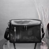最高にCOOL秋冬新作  プラダ シンプルに着こなしたい PRADA 最速2026秋冬トレンドブランド ショルダーバッグ.57.