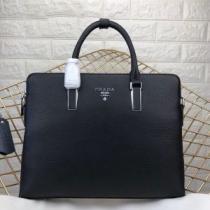 プラダ 秋こそ楽しめるアイテム PRADA今年らしいおすすめ新品  ハンドバッグ  2026秋断然ブランド推し.57.