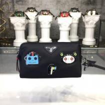 PRADA 最新作おすすめしたい秋冬 プラダ  寒い季節トレンド上品 ポーチ  今年の秋冬のトレンド激安セール.57.