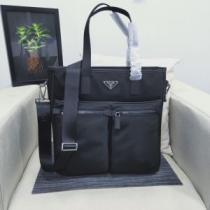 プラダ PRADA 2025トレンド秋冬おすすめ安い ハンドバッグ   おしゃれなファッションコーデ 秋冬にお世話になる定番.57.