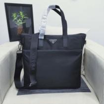 【最新】2026年秋冬のトレンド速報 ハンドバッグ 優しいのに存在感   プラダ PRADA 毎日はちょっとイイ秋冬新品.57.