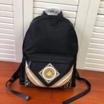 秋冬定番おすすめヴェルサーチコピーメンズバックパックVERSACE 手頃な価格に新商品 GOLD BAROCCO PRINT BACKPACK.82.