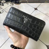 PRADA 最新トレンドコーデおすすめ プラダ  使いやすさのトレンド 財布/ウォレット 機能性が良くブランド新品.158.