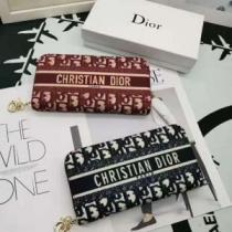 DIOR 注目の秋ファッション一番 ディオール  おしゃれに秋を迎えるために 2色可選 財布/ウォレット 2026秋冬トレンド押さえておきたい.107.