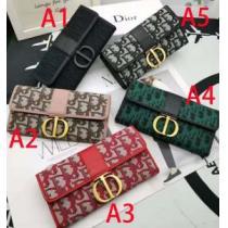 財布/ウォレット 人気ブランドの秋冬新色 ディオール DIOR 着心地もなめらかで快適 多色可選  2026トレンドカラー秋冬セール.107.