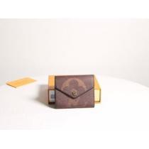 財布/ウォレット 秋冬ファッションコーディネート ルイ ヴィトン最重要！2026秋冬トレンド  LOUIS VUITTON  人気ファッション雑誌でも掲載.108.