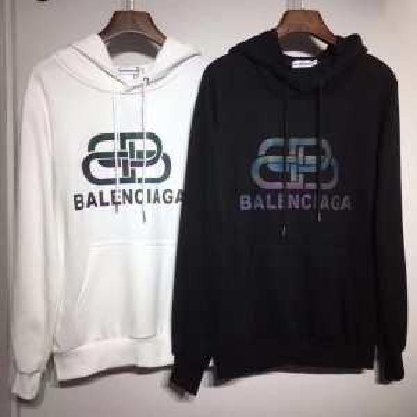 大人かわいい秋冬コーデを楽しみ 2026トレンドファッション新品 バレンシアガ BALENCIAGA パーカー 2色可選