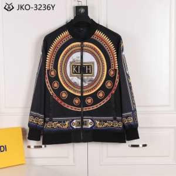 ヴェルサーチ VERSACE ブルゾン 2026秋冬最重要アイテム 人気ファッション雑誌でも掲載