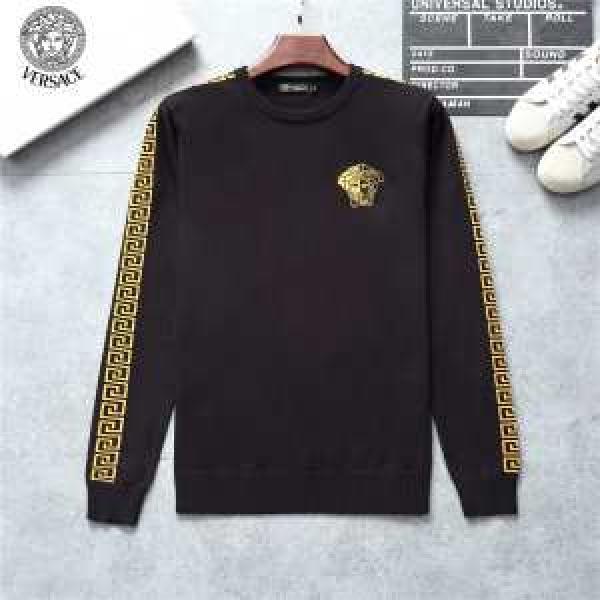 ヴェルサーチ VERSACE プルオーバーパーカー おしゃれ感度が高い秋冬トレンド 2026年秋冬に欠かせない