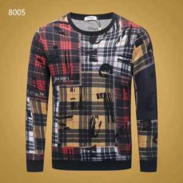 バーバリー BURBERRY プルオーバーパーカー ファッショントレンドを早速チェック 2026秋冬最重要アイテム