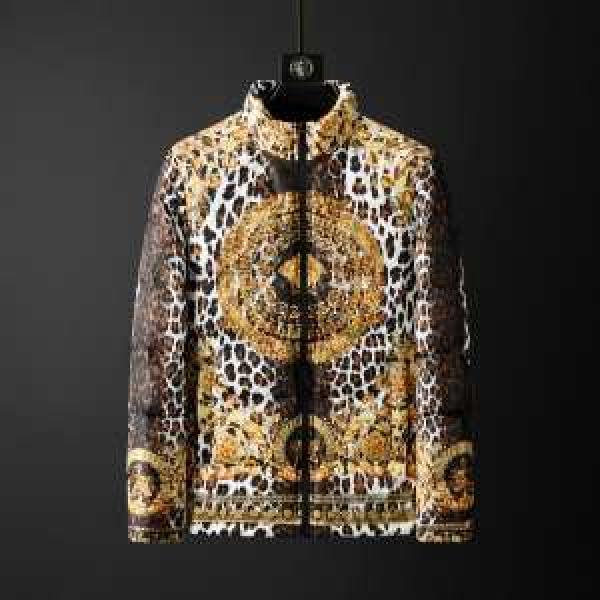 今年注目な新品セール ヴェルサーチVERSACE 2026秋冬最重要アイテム メンズ ダウンジャケット ファッション上級者向け