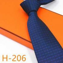おしゃれ感度が高い秋冬トレンド エルメス HERMES ネクタイ 2026秋のファッショントレンドはこれ