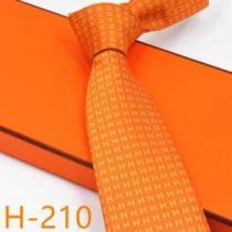 2026秋のファッショントレンドはこれ エルメス HERMES ネクタイ おしゃれさんはいち早く取り