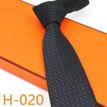 秋冬ファッションコーディネート エルメス 2026秋冬流行ファション  HERMES ネクタイ