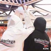 今年らしい新しい人気色 速報！2026年秋ファッショントレンド バレンシアガ BALENCIAGA パーカー 3色可選