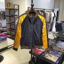 大人かわいい秋冬コーデを楽しみ 【最新】2026年秋冬のトレンド速報 ヴェルサーチ VERSACE ブルゾン 2色可選
