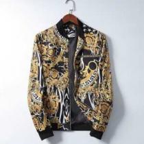 素敵続くトレンド 速報！2026年秋ファッショントレンド ヴェルサーチ VERSACE  ブルゾン