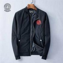 ブルゾン ヴェルサーチ VERSACE 2026秋冬流行ファション トレンド入り確実最新コレクション