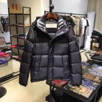 バーバリー BURBERRY フェイクファー製のコート 人気ファッション雑誌でも掲載 秋服コーデ2026年版