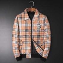 BURBERRY 今季トレンドをうまく取り ダウンジャケット メンズ 2026トレンドファッション新品 バーバリー お洒落で秋冬注目トレンド