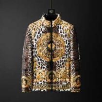 今年注目な新品セール ヴェルサーチVERSACE 2026秋冬最重要アイテム メンズ ダウンジャケット ファッション上級者向け