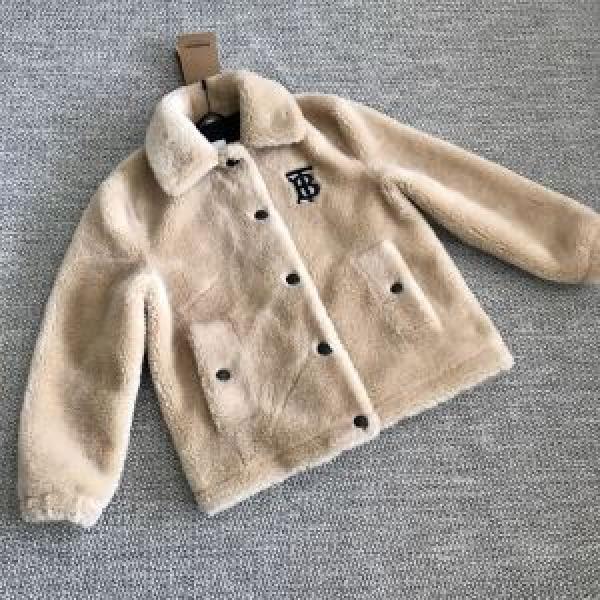 ハーフコート さわやかに新品おすすめ バーバリー 2026秋冬トレンドアイテム BURBERRY 今年注目な新品セール