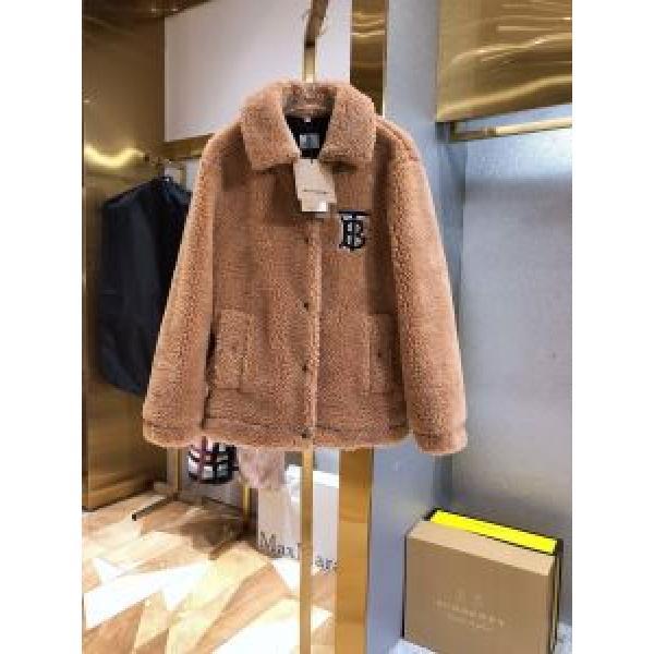 ハーフコート 今年注目すべき秋冬ファッション バーバリー ヒットする秋冬コレクション BURBERRY 2026トレンドアイテム激安