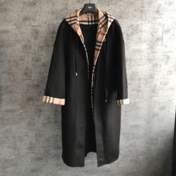 2色可選 秋冬ファッションコーディネート バーバリー 最重要！2026秋冬トレンド BURBERRY 人気ファッション雑誌でも掲載 トグルボタン付