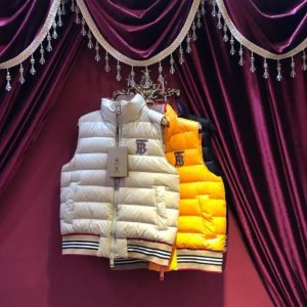 バーバリー BURBERRY 最新トレンドコーデおすすめ 2026-2026秋冬のファッション ダウンジャケット 今季トレンド新作はこれ 3色可選