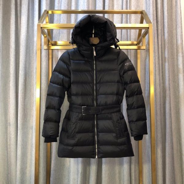 気になる2026年秋のファッション ダウンジャケット 秋トレンドの新定番 バーバリー BURBERRY 今から取り入れられるトレンド
