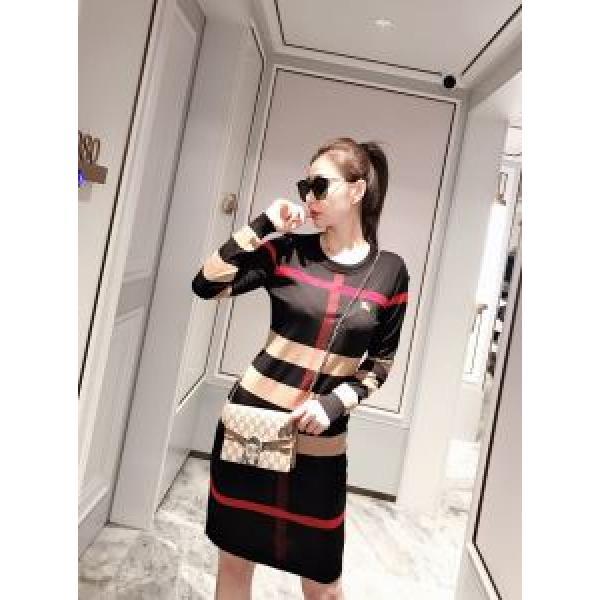 3色可選 秋冬もちろん主役級 バーバリー BURBERRY 2026秋のファッショントレンドはこれ スカート 大人かわいい秋冬コーデを楽しみ