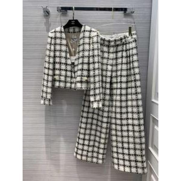秋服コーデ2026年版 ブランド コピー 大胆なチェックの人気トレンド 上下セット 秋にはやる最新作を先取り