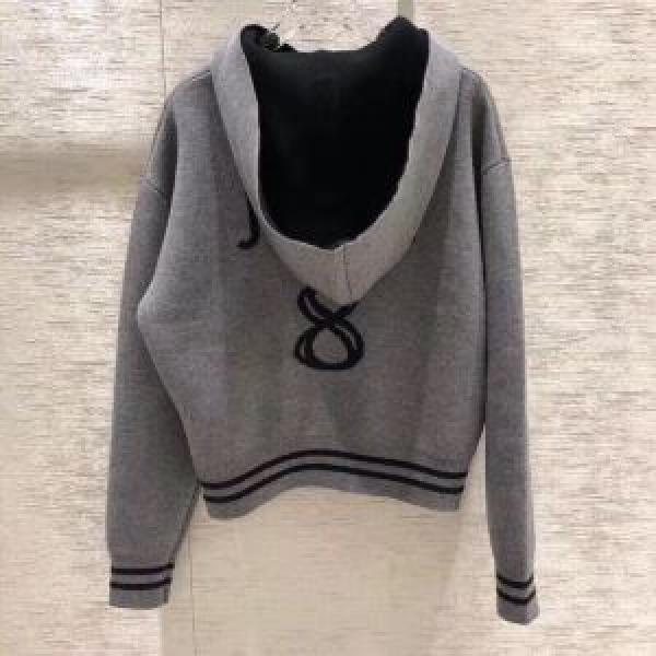 2026-20秋冬トレンドファッション ディオール DIOR 最新秋冬トレンドをチェック  パーカー 秋冬流行りファション