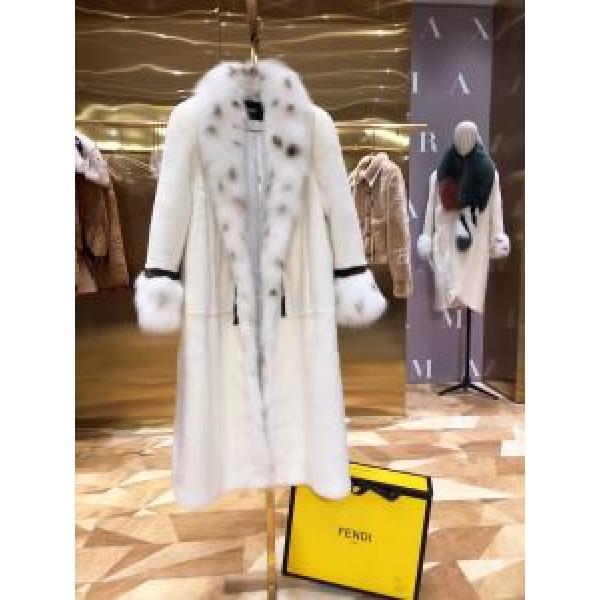 おしゃれさんはいち早く取り　フェンディ 2026秋、イチオシ上品　FENDI　コート 新作アイテムが今年流