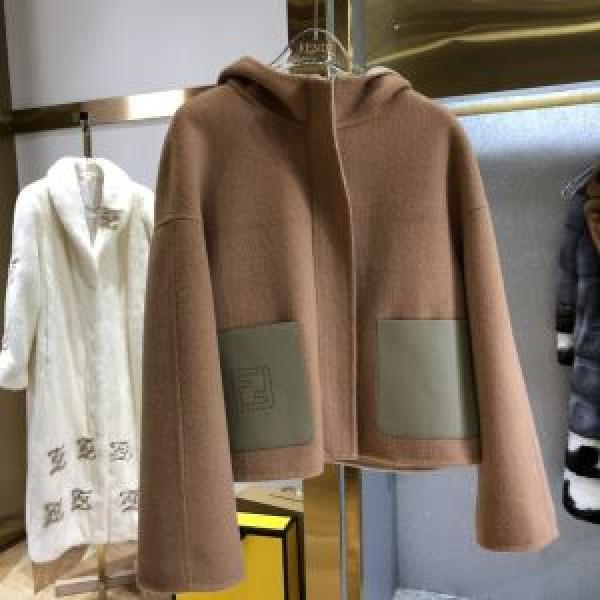 ハーフコート　秋冬にお世話になる定番　フェンディ【最新】2026年秋冬のトレンド速報　FENDI　優しいのに存在感