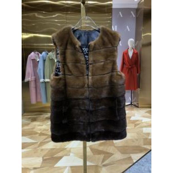 注目の秋ファッション一番　フェンディ FENDI　2026秋冬トレンド押さえておきたい　トップス　おしゃれに秋を迎えるために
