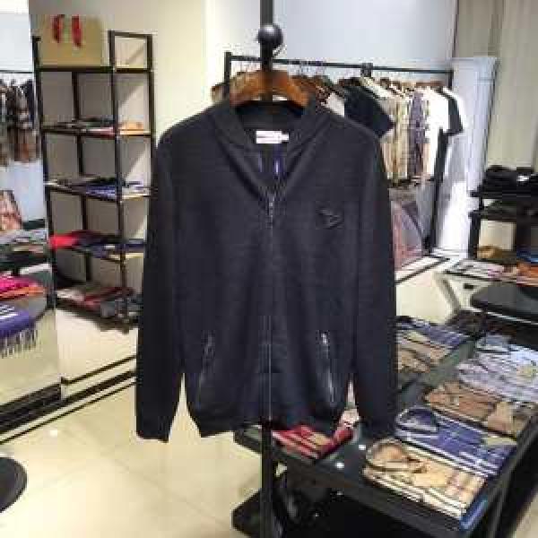 クリスマス限定価格プラダ スポーツジャケット コーデPradaメンズ ファスナー ジップパーカー 薄い 防寒用 秋冬人気ランキング
