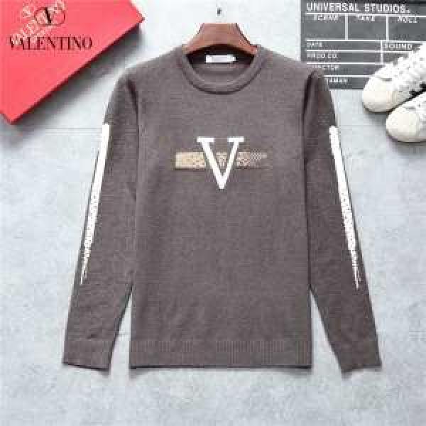 2026-20秋冬旬な着こなしValentino ヴァレンティノ ニット コピー 暖かさ 防寒性抜群ニットセーターエレガントレディースコーデ