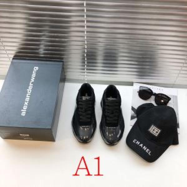 お洒落で秋冬注目トレンド 多色可選 レザーブーツ アレキサンダーワン 【2026秋冬】の注目トレンド ALEXANDER WANG オシャレスタイルが今年流
