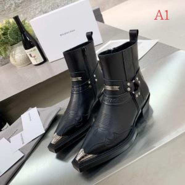 3色可選 バレンシアガ 今年の流行りファション BALENCIAGA やっぱり優しい色 レザーブーツ 【2026秋冬トレンド】押さえておきたい