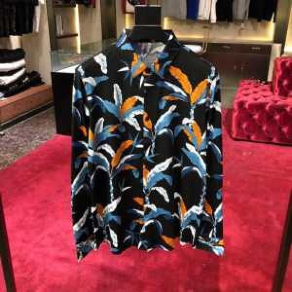 オシャレコーデ ドルチェ＆ガッバーナ シャツ サイズ 着こなし2026-20秋冬トレンドDolce&Gabbana コレクション 人気アイテム