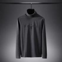今から取り入れられるトレンド 気になる2025年秋のファッション フェンディ FENDI 長袖Tシャツ