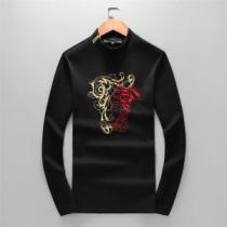 人気ブランドの新作秋冬トレンド  2026年秋冬に欠かせない ヴェルサーチ VERSACE 長袖Tシャツ