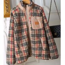 バーバリー 大胆なチェックの人気トレンド BURBERRY 秋服コーデ2026年版 ハーフコート 秋にはやる最新作を先取り