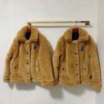 2026-20秋冬トレンドファッション バーバリー BURBERRY 最新秋冬トレンドをチェック ハーフコート 秋冬流行りファション