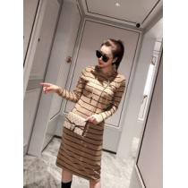 バーバリー 秋冬ファッションコーディネート BURBERRY スカート 最重要！2026秋冬トレンド 多色可選 人気ファッション雑誌でも掲載